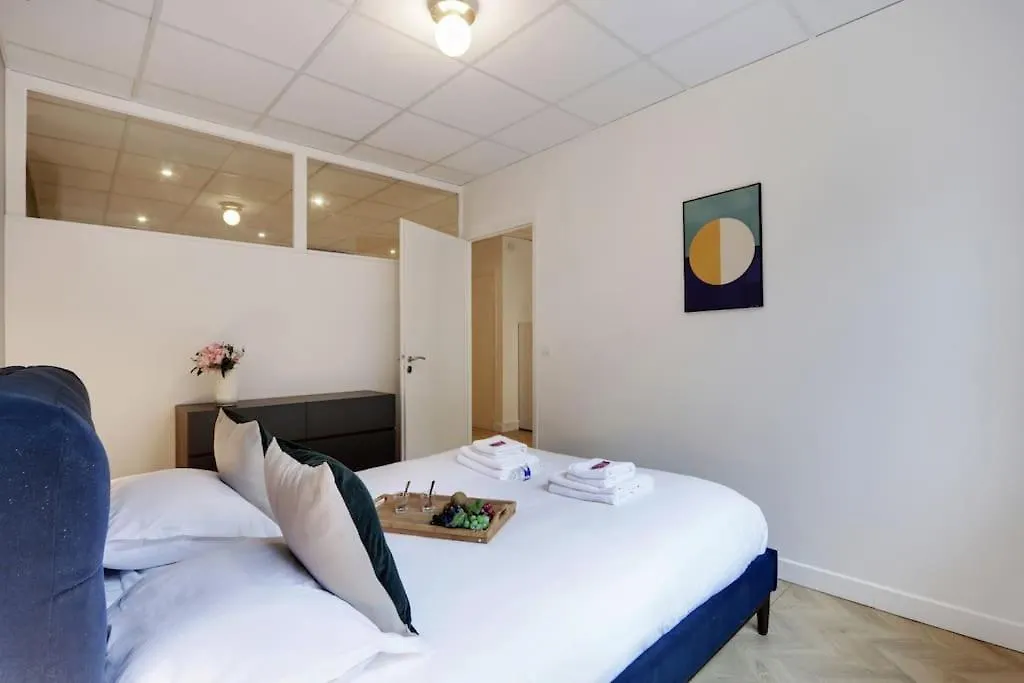 Beautiful Apartment 4P/1Br Champs Elysees Paris Fransa